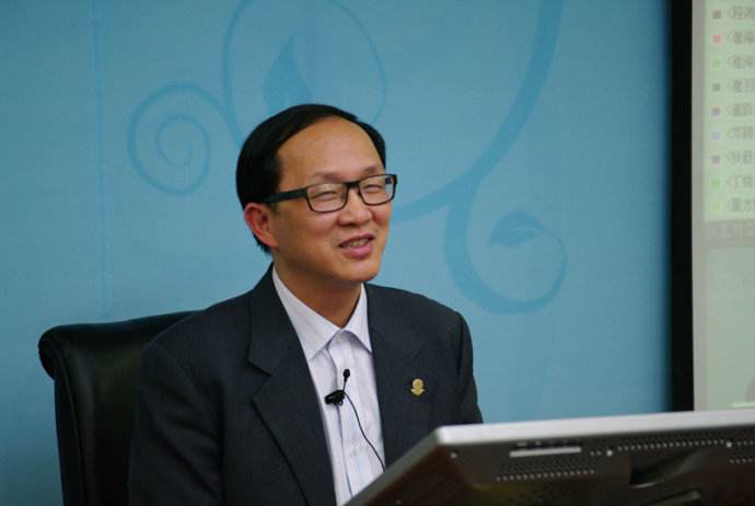 <div style="text-align:center;">
	中山大学王竹立
</div>